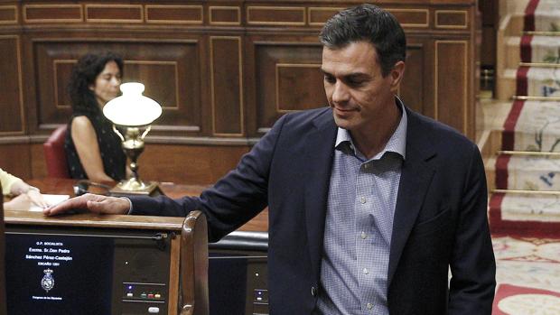 ¿Cómo pueden los críticos derribar a Pedro Sánchez a través de una moción de censura?