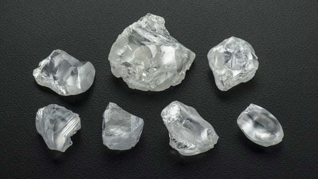 Ejemplos de diamantes de una mina de Lesoto