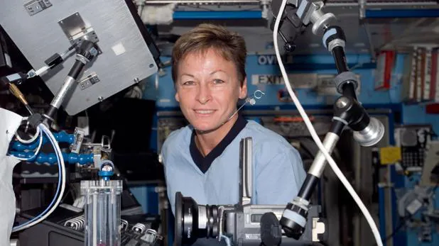 La astronauta Peggy Whitson, a bordo de la estación espacial internacional