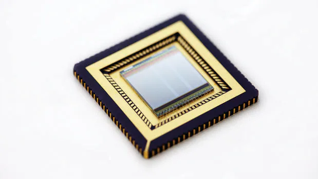 Sensor de grafeno y puntos cuánticos con tecnología CMOS para visión en el ultravioleta, visible e infrarojo