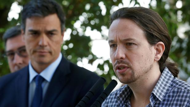 Podemos se vuelca para felicitar a Pedro Sánchez por su triunfo en las primarias del PSOE