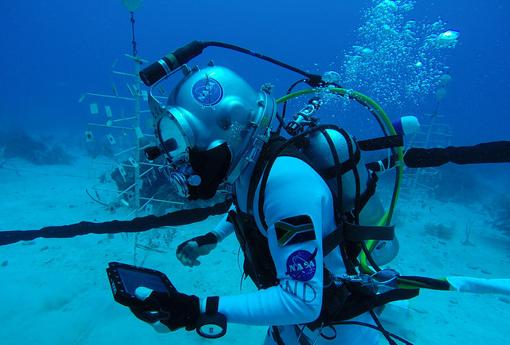 «Paseo espacial» bajo el agua durante la misión NEEMO 21