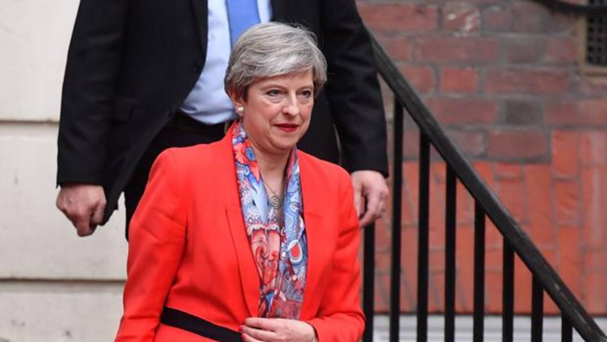 Theresa May pierde su gran apuesta y se queda sin mayoría absoluta