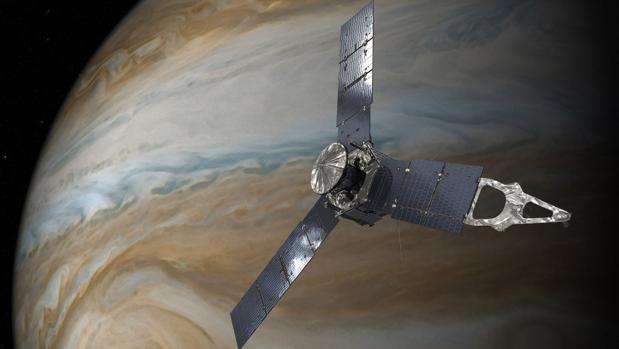 La nave espacial Juno de la NASA en órbita sobre la Gran mancha Roja de Júpiter.