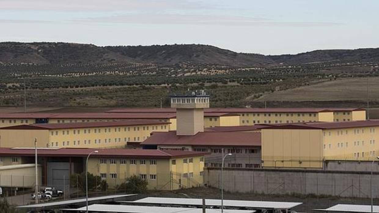 Varios heridos en una multitudinaria pelea entre presos taiwaneses y españoles en la cárcel de Aranjuez