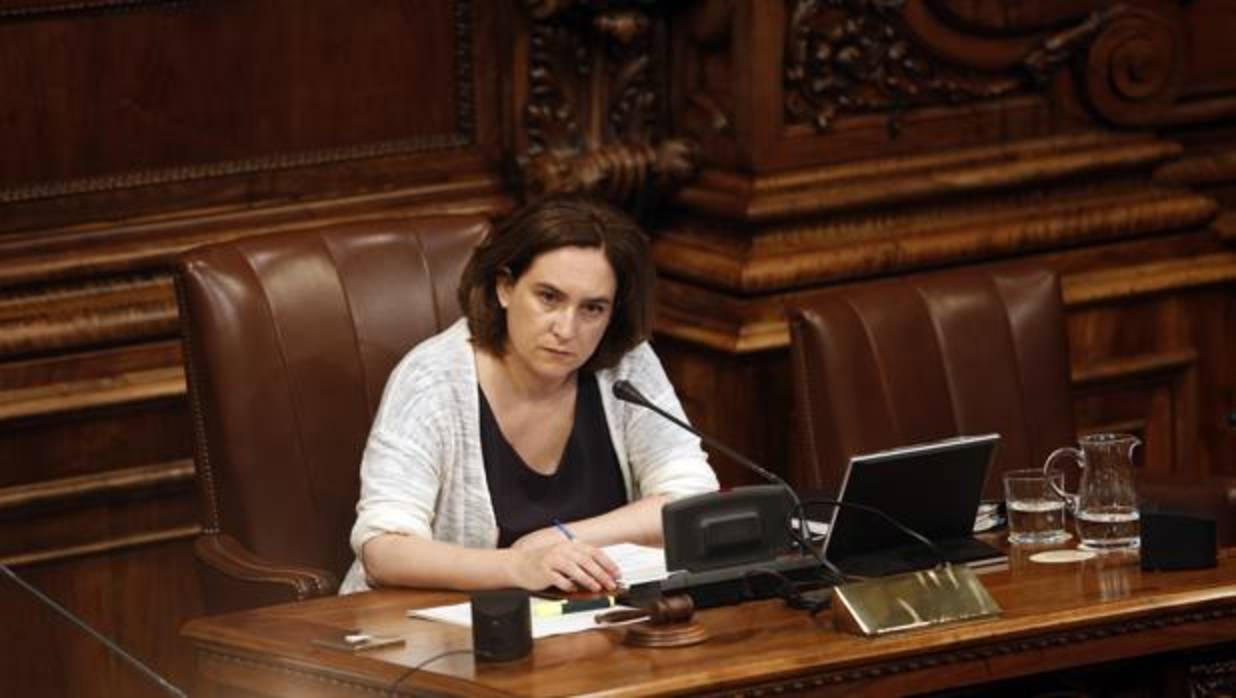 Colau culpa al Gobierno central de la huelga en El Prat