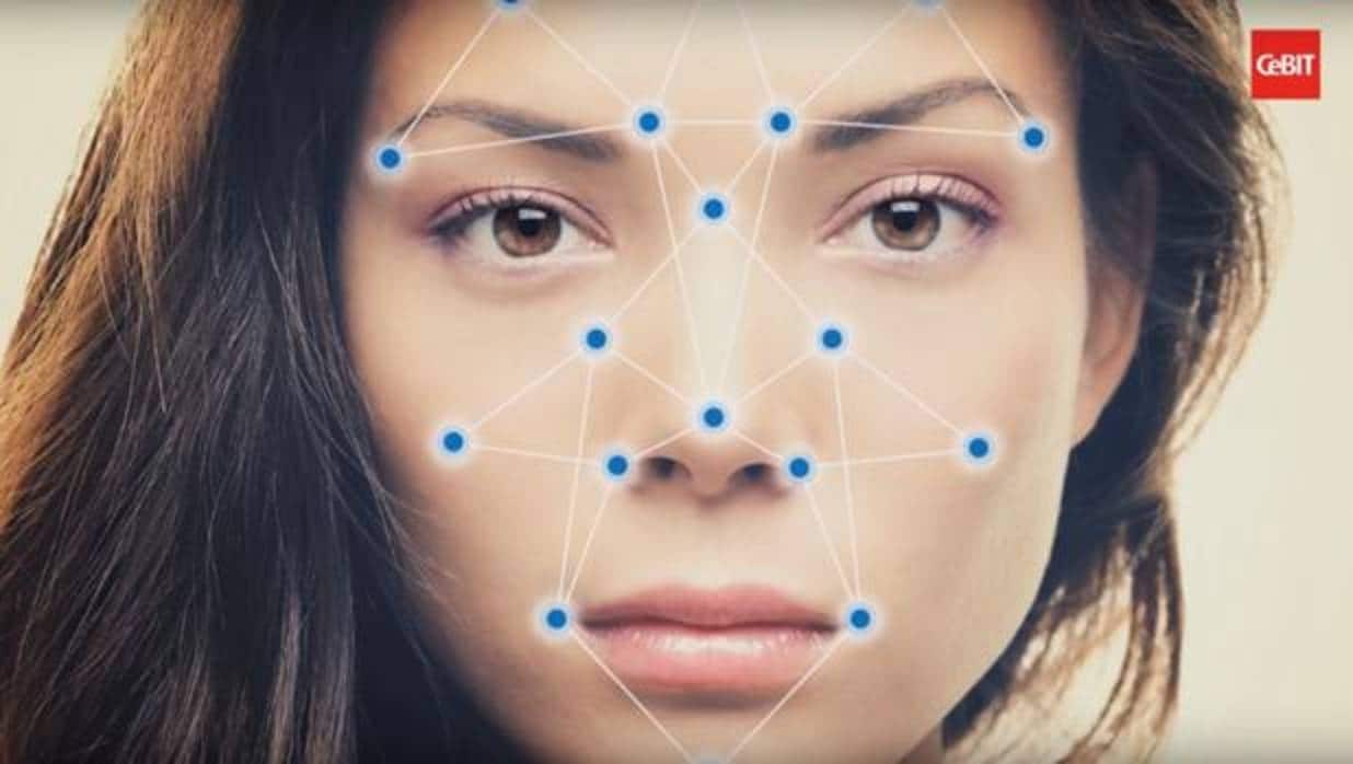 Una inteligencia artificial traduce las caras a números y relaciona la información con datos almacenados sobre la orientación sexual