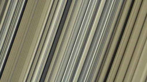 Imágenes en color, con la máxima resolución hasta la fecha, de los anillos de Saturno (en concreto, la parte interna del anillo B)