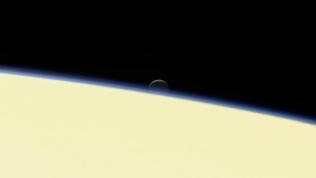 La nave Cassini ya es una con Saturno