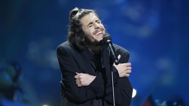 Salvador Sobral suspende varios conciertos por problemas de salud