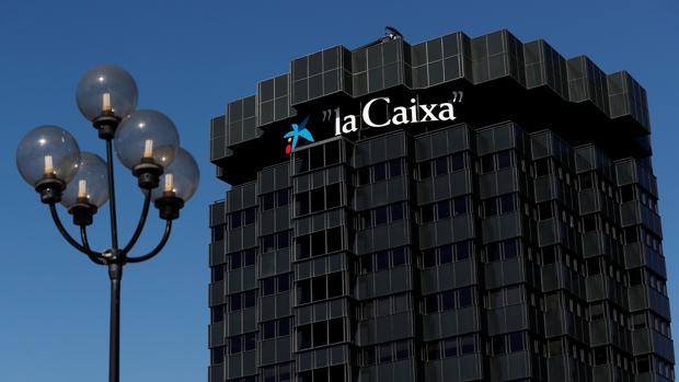 Caixabank pidió un decreto exprés al Gobierno para salir de Cataluña