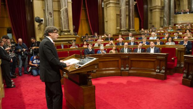 Adeslas suprime la póliza de seguros a los diputados del Parlamento catalán