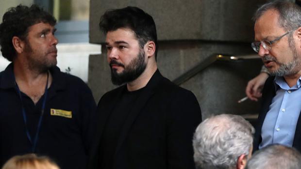 Rufián insinuaba la traición de Puigdemont cuando se decía que convocaría elecciones: «155 monedas de plata»