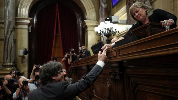 Los diputados votan en secreto la declaración de independencia