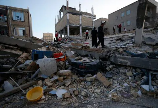 Un terremoto de magnitud 7,3 causa más de 400 muertos en la frontera irano-iraquí