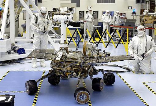 El rover Opportunity, también llamado MER-2, en 2003, poco antes de su lanzamiento