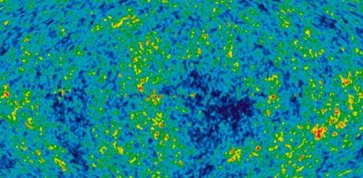Aspecto de la radiación de fondo de microondas. Los colores representan sutiles variaciones de temperatura que parecen ser importantes para la formación de galaxias y otras estructuras