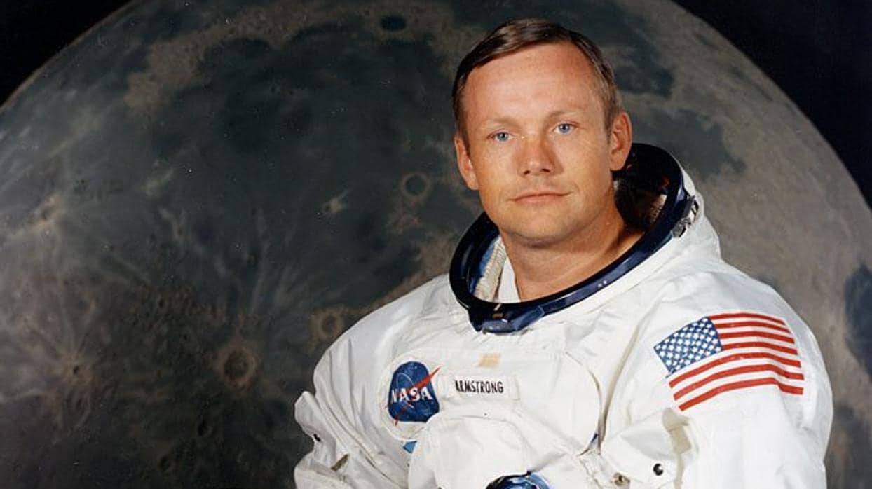 Retrato oficial de Neil Armstrong, en 1968, captado como comandante del Apolo 11