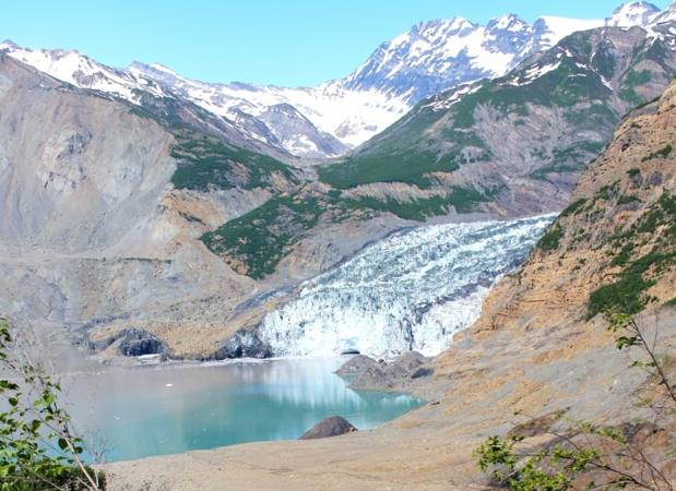 El derrumbe de una montaña causó un megatsunami de 193 metros en 2015