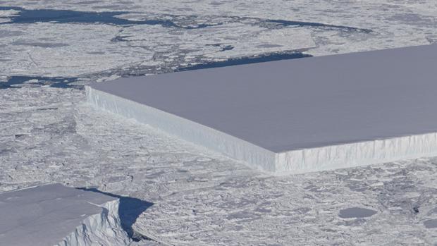 El nacimiento y la muerte del iceberg perfectamente rectangular de la Antártida