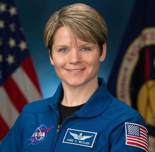 Anne McClain, un ex piloto de helicóptero del ejército, estará en la Estación Espacial Internacional (ISS) hasta finales de junio