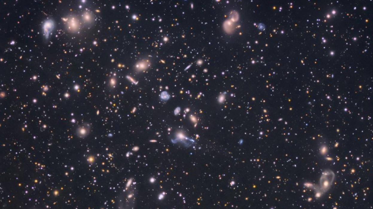 En la imágen, el cúmulo galáctico Abell 2151, también conocido como el cúmulo de Hércules
