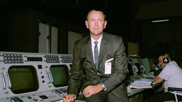 Muere el primer director de vuelo de la NASA y figura clave en la llegada del hombre a la Luna