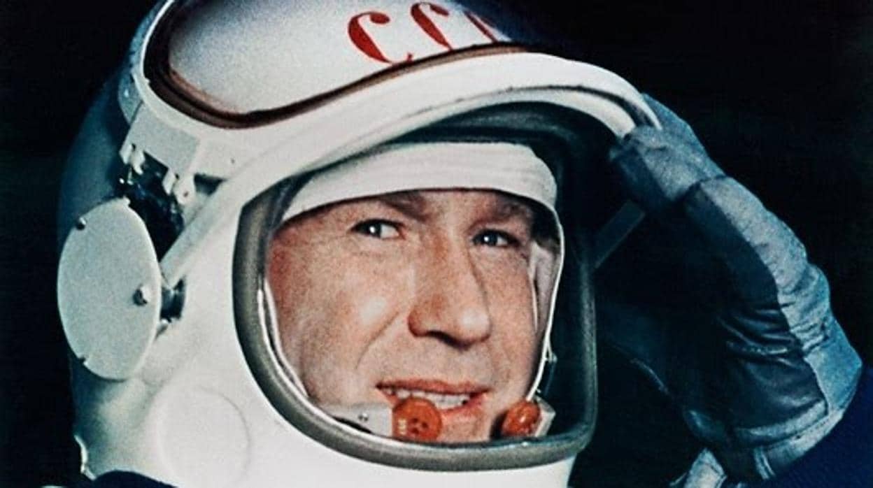 Muere el cosmonauta soviético Alexéi Leónov, el primer caminante espacial