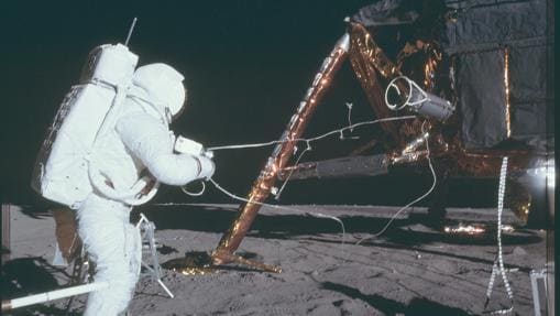 50 años del Apolo 12: El joven ingeniero que salvó la misión del desastre y otras curiosidades