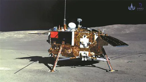 Sonda Chang'e 4 sobre la superficie lunar
