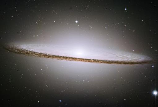 M104, la galaxia del sombrero.