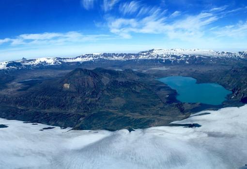 La caldera de 10 km de ancho en la isla Unmak de Alaska