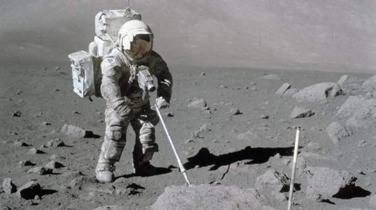 Aunque parezca inofensivo, el polvo lunar puede poner en serio riesgo las misiones lunares