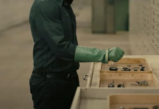 En «Tenet» los objetos invertidos caen hacia arriba