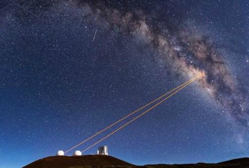 ¿Qué hay en el centro de la Vía Láctea? Una forma de averiguarlo es medir la velocidad y la órbita de estrellas que giran muy cerca del núcleo