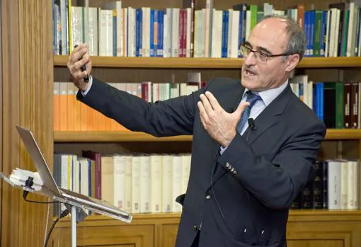 Juan García-Bellido impartió una conferencia sobre agujeros negros primordiales en la Fundación Ramón Areces la semana pasada