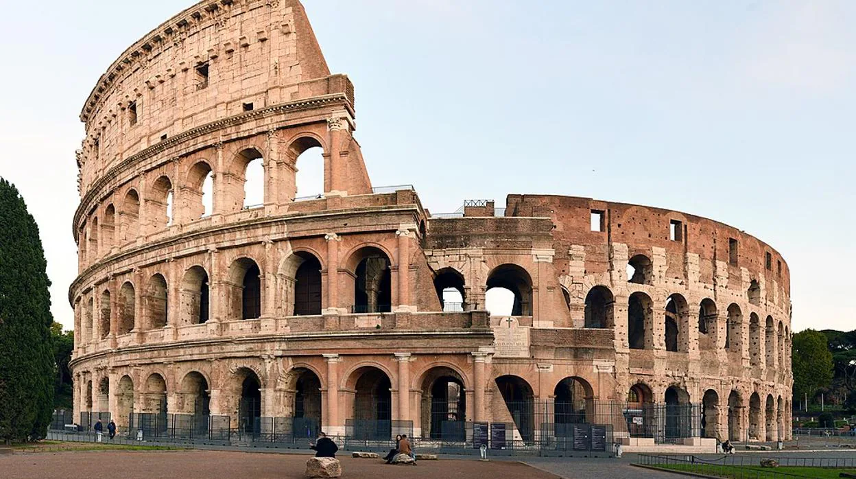 El Coliseo o Anfiteatro Flavio, construido en Roma en el siglo I