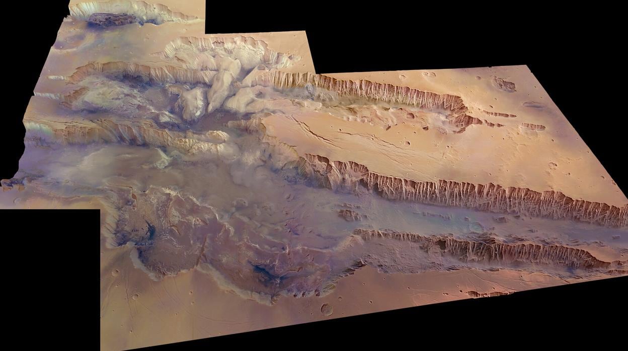 Imagen compuesta de una parte de Valles Marineris. Las dimensiones verticales están exageradas cuatro veces