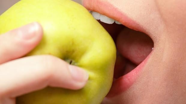 Descubren que comer manzanas estimula la generación de nuevas neuronas