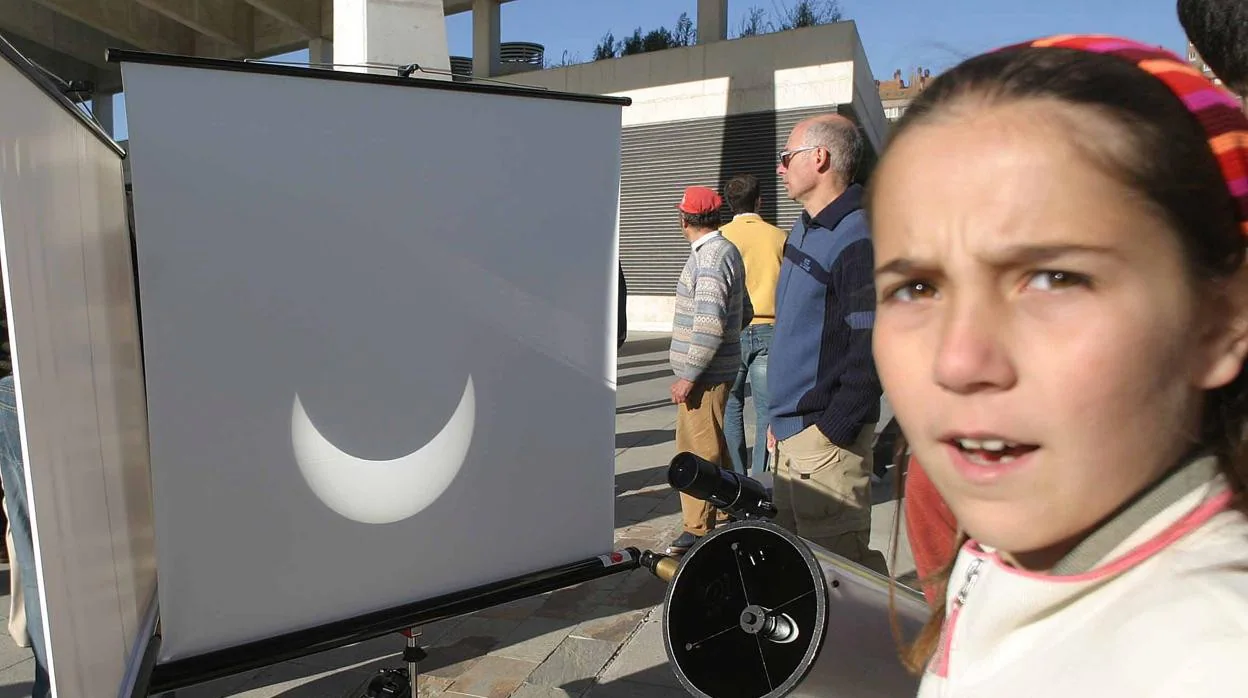 Eclipse solar visto desde el Museo de la Ciencia de Valladolid