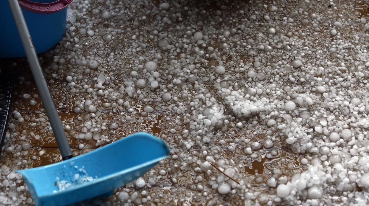 En la imagen, el granizo durante una tormenta en Madrid