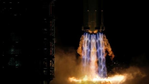 China lanza con éxito su misión tripulada más larga en su historia espacial