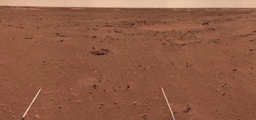 Imagen tomada desde el rover chino sobre la superficie terrestre
