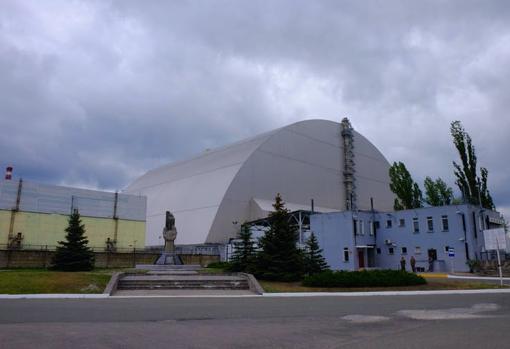 Reactor 4 con el nuevo edificio de contención instalado, mayo de 2017. Chernóbil, Ucrania.