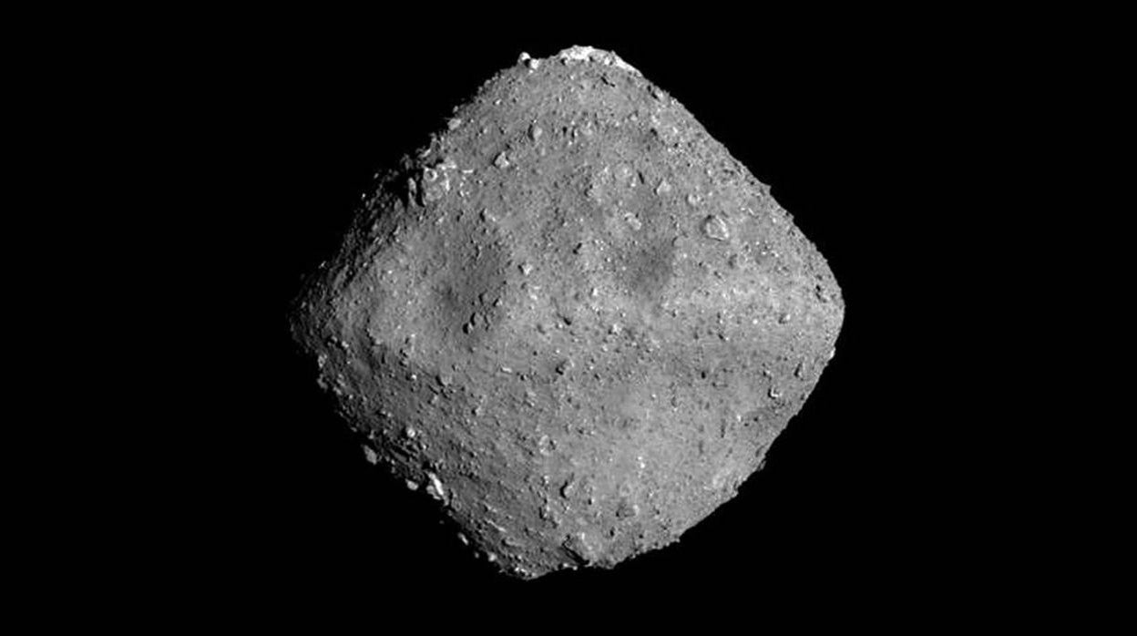 En la imagen, el asteroide Ryugu, fotografiado por la nave japonesa Hayabusa 2