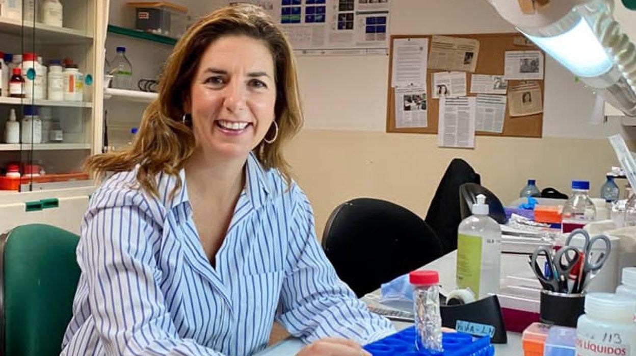 Guillermina López Bendito, en su laboratorio