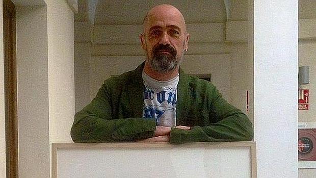 Paco Mármol expone sus dibujos a bolígrafo en la Casa de Iberoamérica