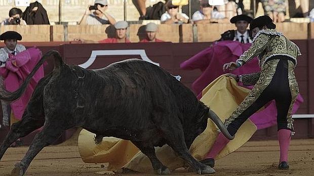 Momento de la cornada a Esaú el pasado 27 de septiembre en Sevilla