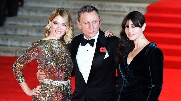 Lea Seydoux, Daniel Craig y Monica Bellucci, en el estreno mundial de «Spectre» en Londres