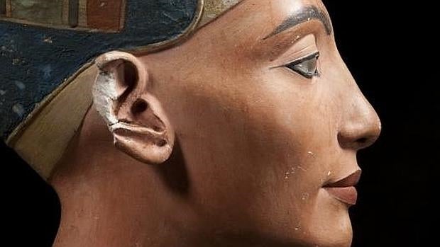  Busto de la reina Nefertiti. Imperio nuevo de Egipto, Amarna,